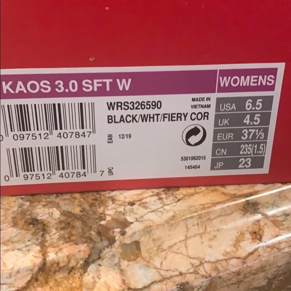 Wilson KAOS 3.0 size 6.5 US